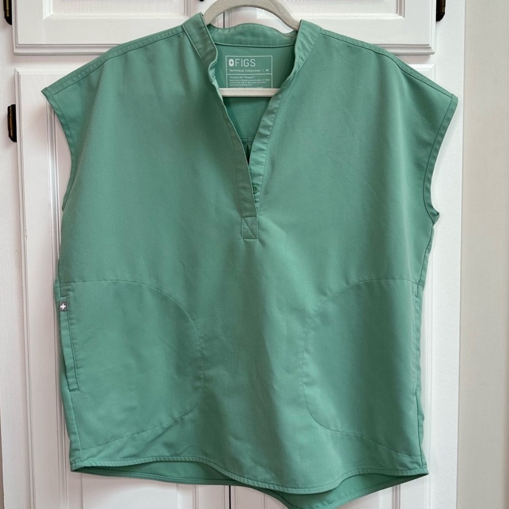 Figg’s Scrub top